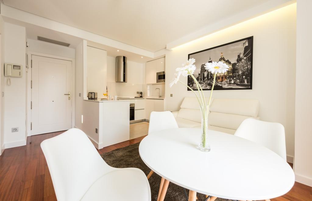 Apartamento Santa Ana Plaza by Madflats Collection Madrid Exterior foto